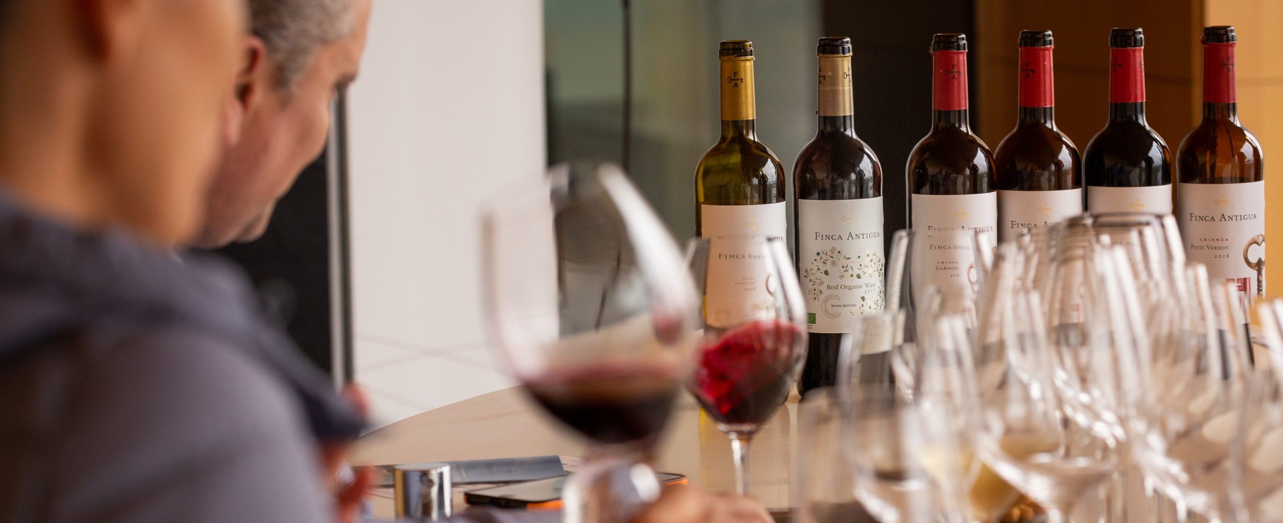 Lee más sobre el artículo Las puntuaciones del vino: cómo leerlas y qué significan