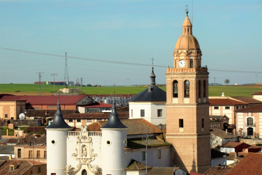 Lee más sobre el artículo Planazos para sorprender a tu madre en la DO La Mancha, DO Rueda y DOCa Rioja